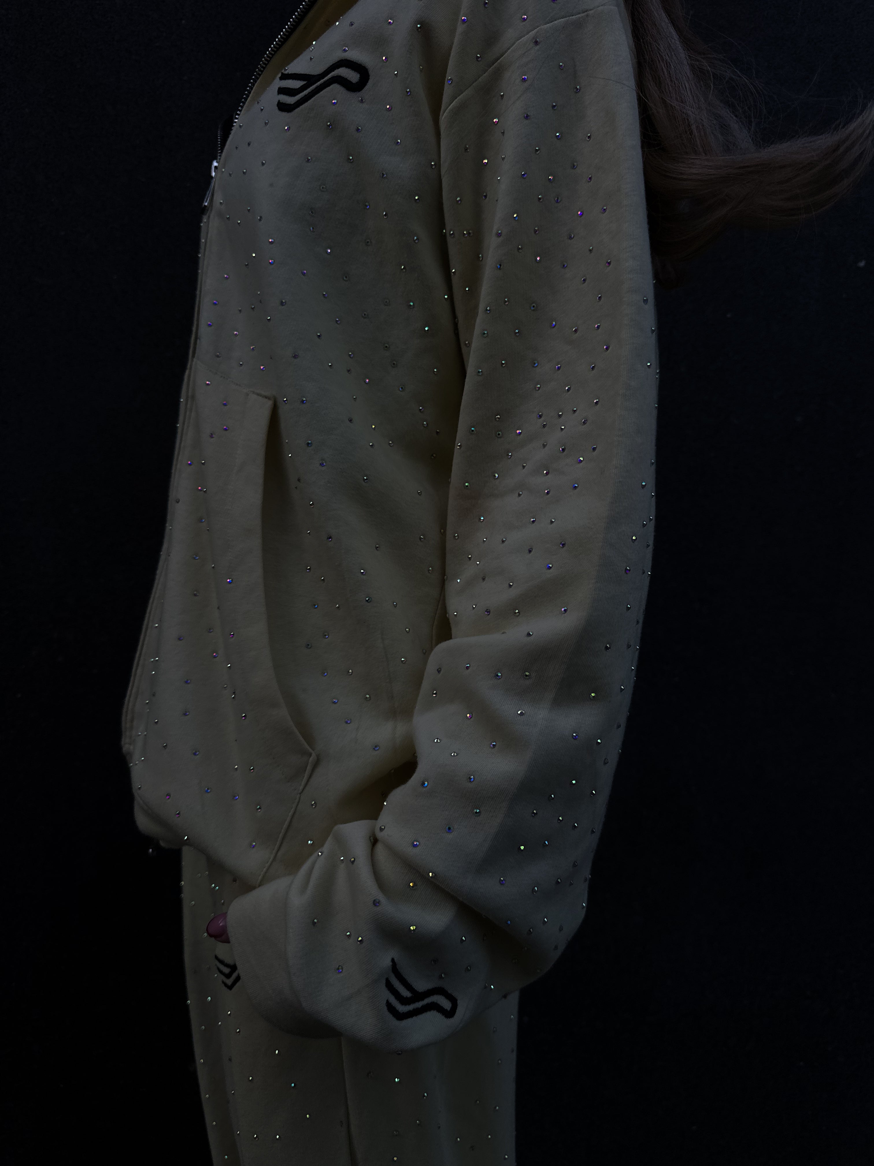 GLIDE SIGNATURE
DOUBLE-ZIP RHINESTONE
TRACKSUIT-YELLOW