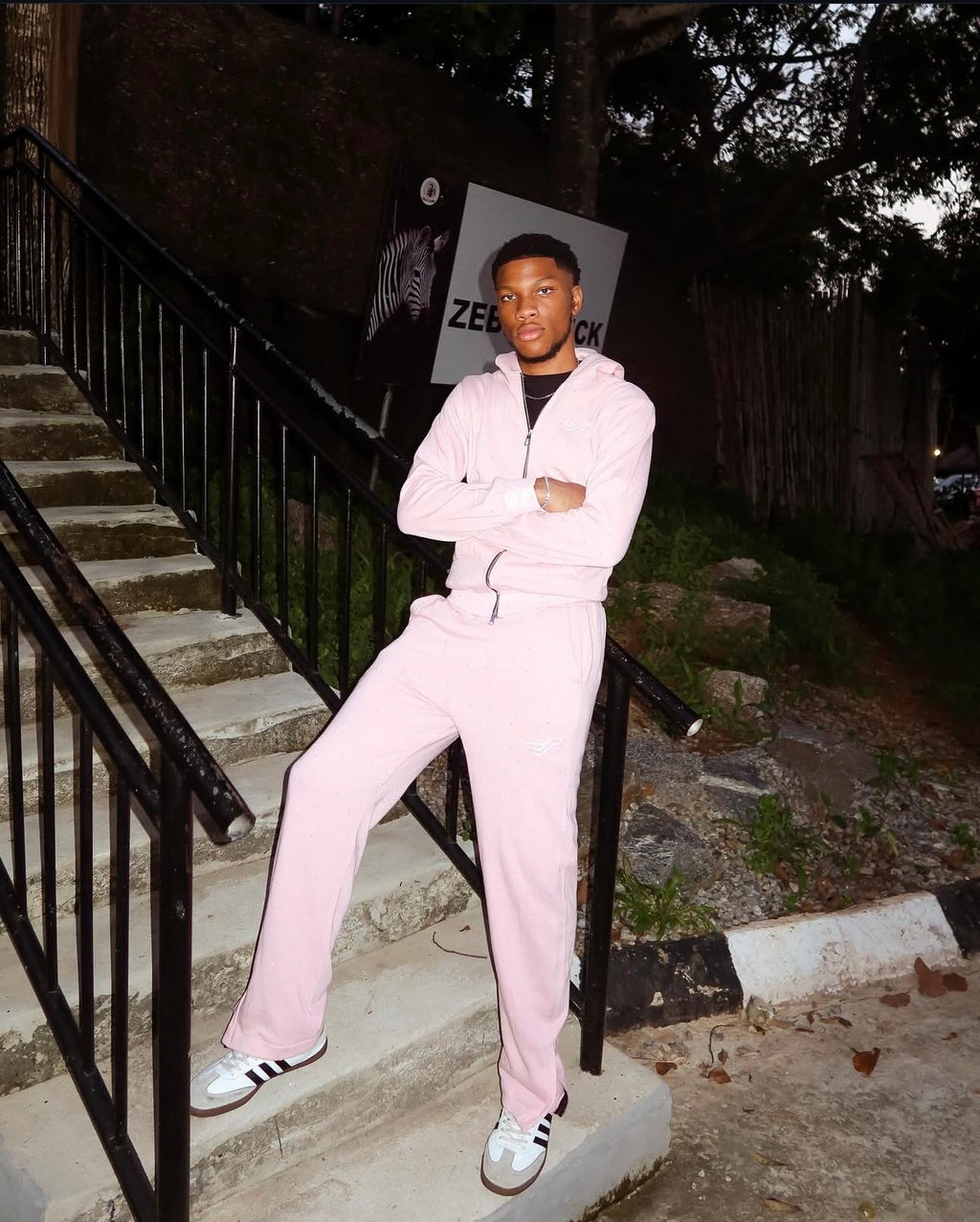 GLIDE SIGNATURE
DOUBLE-ZIP RHINESTONE
TRACKSUIT-PINK